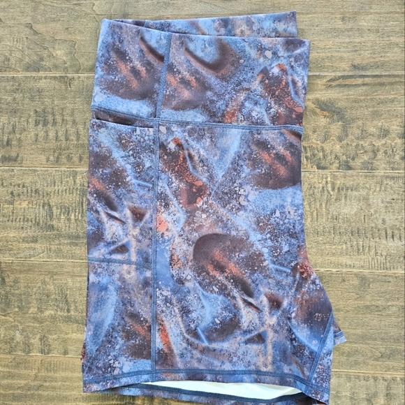 Brand New Fabletics Oasis High-Waisted 5" Pocket Short sz 4x - Picture 5 of 6